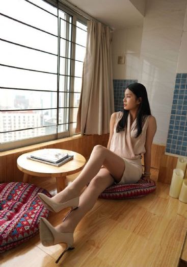 蒙上眼睛的女大学生_快播高清无删减WWW